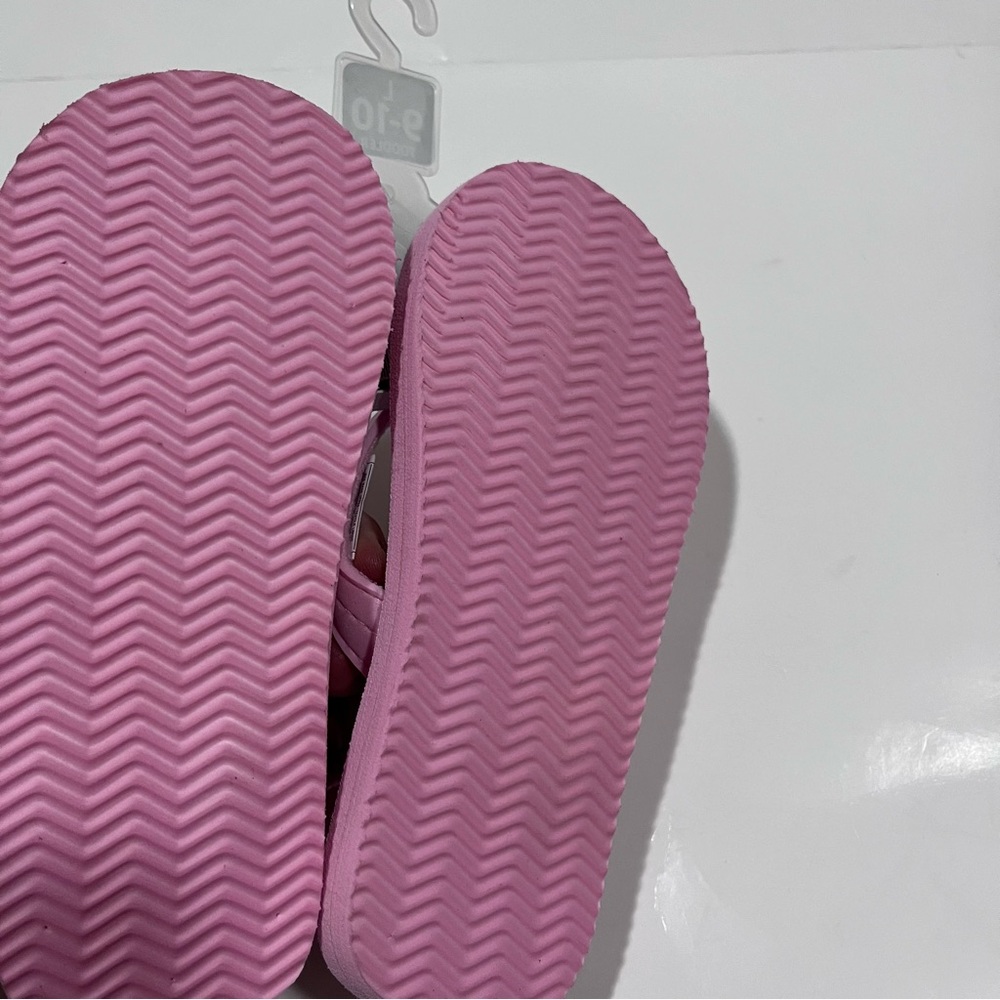 NWT OshKosh flip flops - Picture 5 of 5
